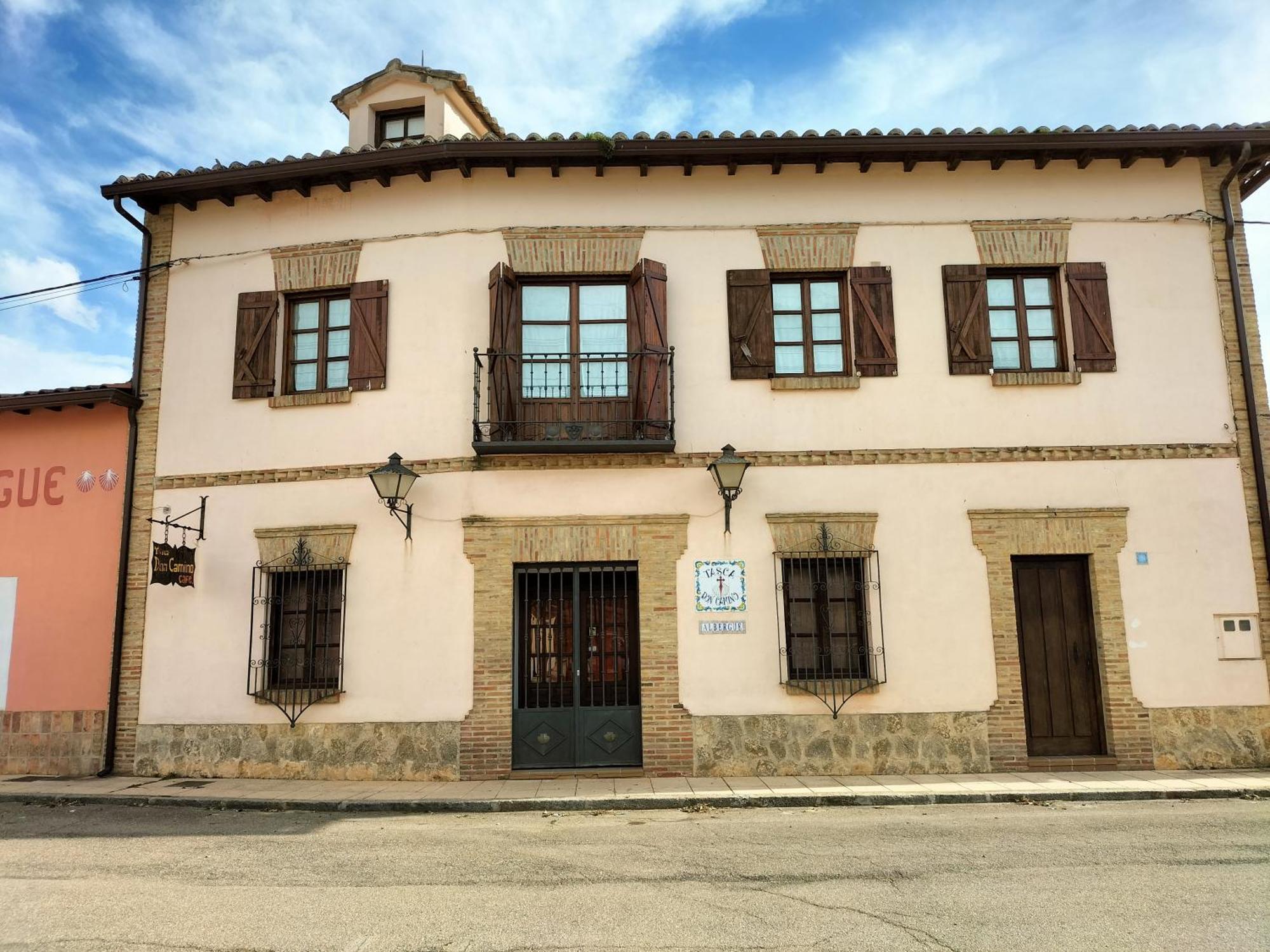 Don Camino Low Cost Villalcázar de Sirga المظهر الخارجي الصورة